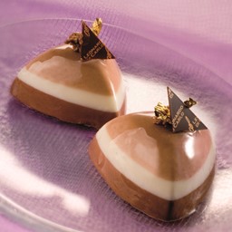 Zeige Produkte für Kategorie Saphir Bild für Kategorie Saphir